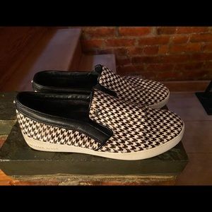 Black And White Slip on by MK